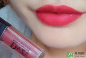 ��ɫ�ں�ʹ����ĸ��ã���ɫ�ں�û��Ǵ��Ժã�